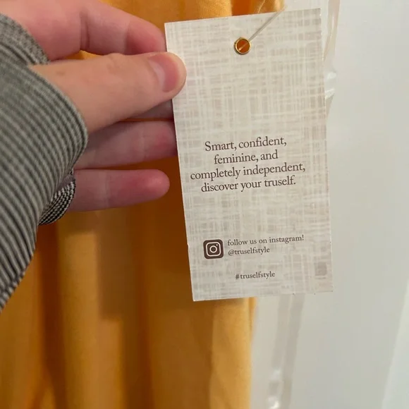 True Self Orange Sleeveless Top with Floral Print- NWT - Picture 9 of 9